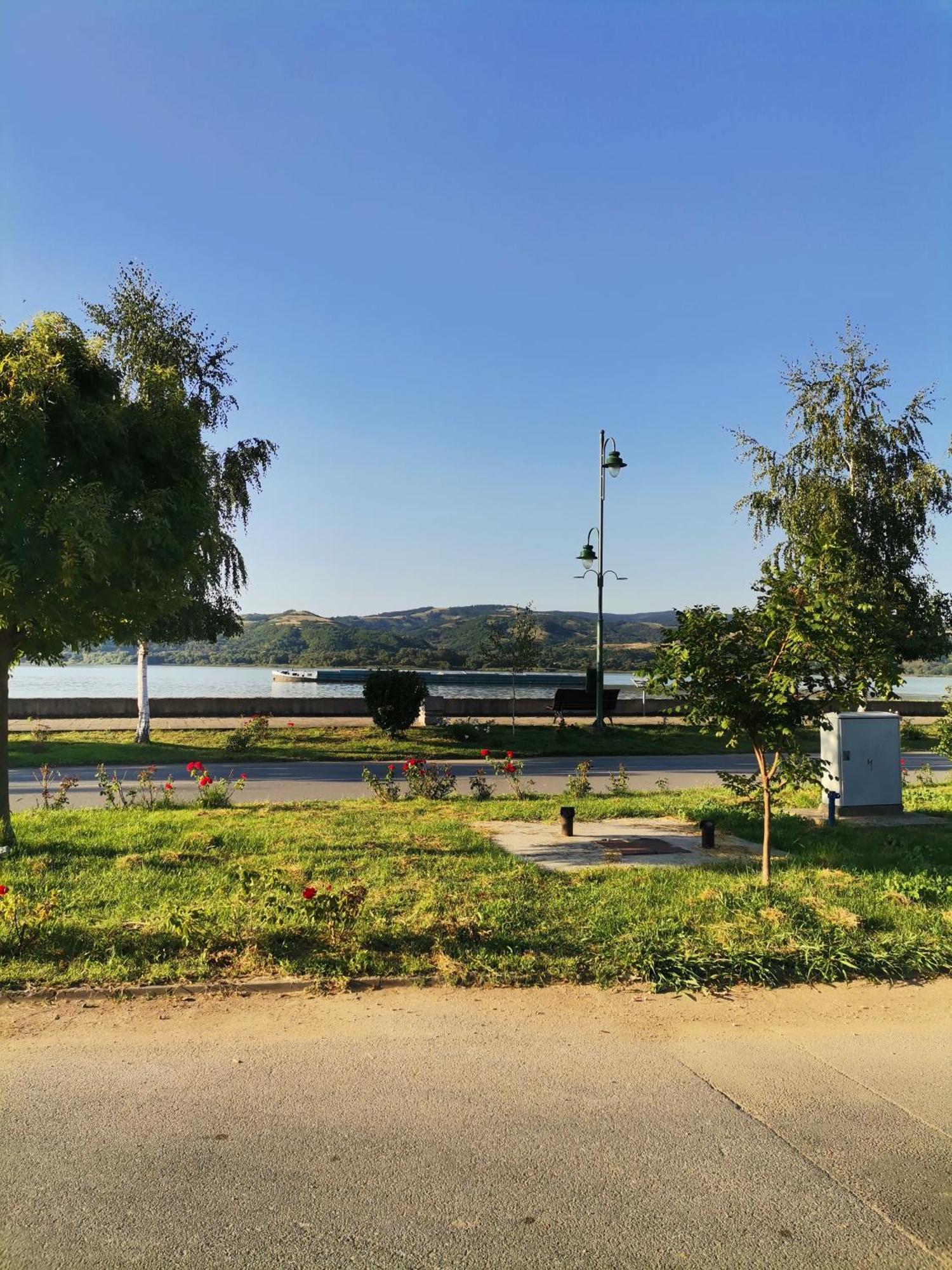 Apartmani Pinkum Veliko Gradište エクステリア 写真